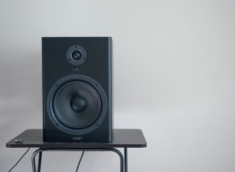 Wykorzystanie wzmacniaczy w domowej stacji audio – poradnik