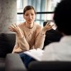 Rozpoznawanie pierwszych oznak depresji: jak profesjonalna pomoc psychoterapeutyczna może pomóc